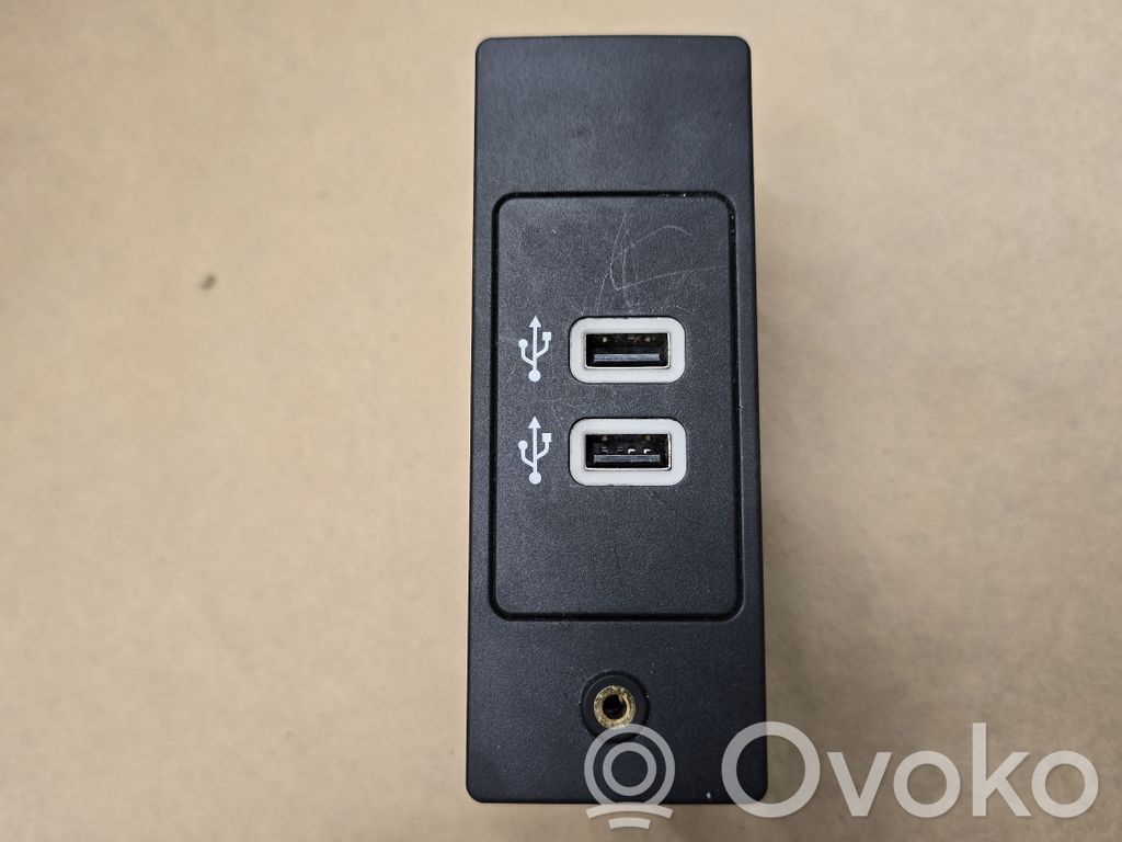 Ford Mondeo MK V Enchufe conector USB 