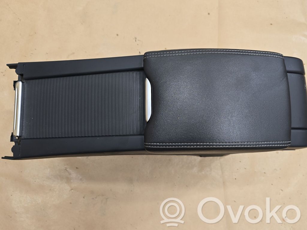 Armrest   30755596,1534542,1534546,30755732,39823178