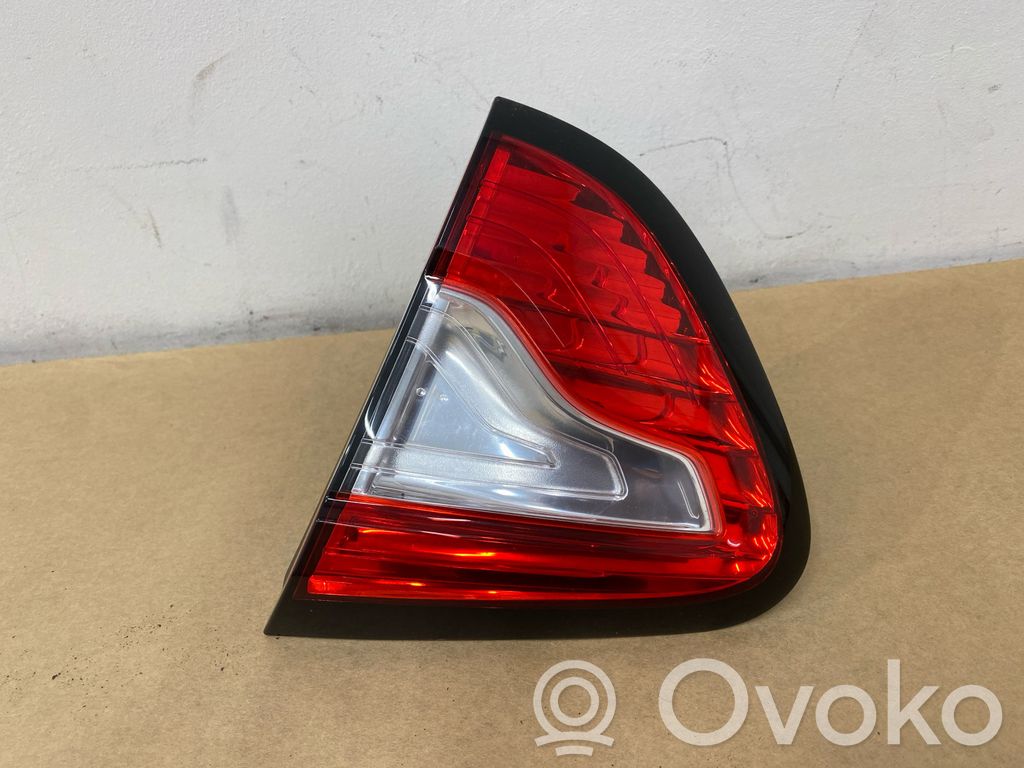 Renault Captur Tailgate rear/tail lights 