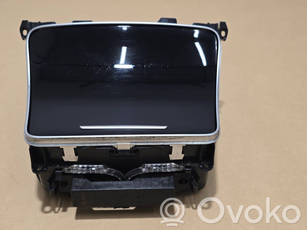 Mercedes-Benz C W205 Consolă centrală 