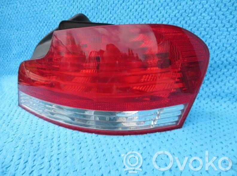 Rear/tail lights   6924520,2VP00961502