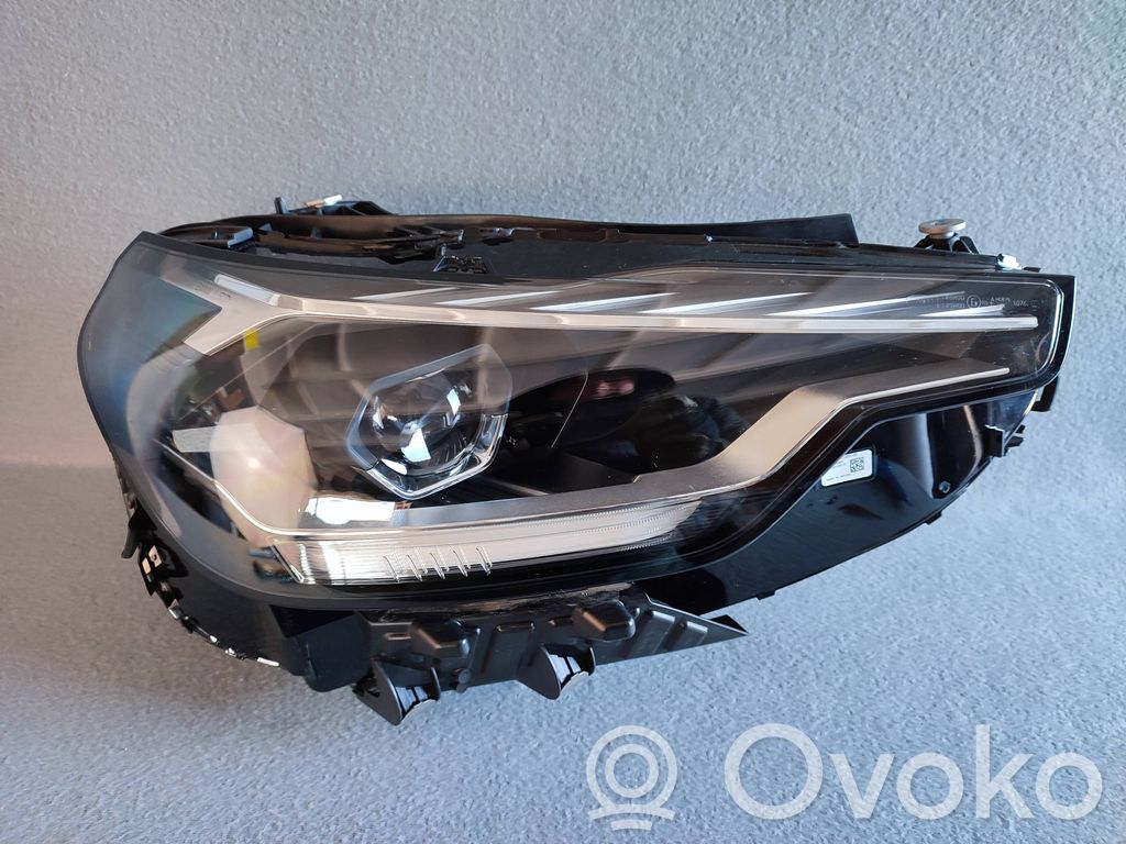 BMW 2 G42 Scheinwerfer 