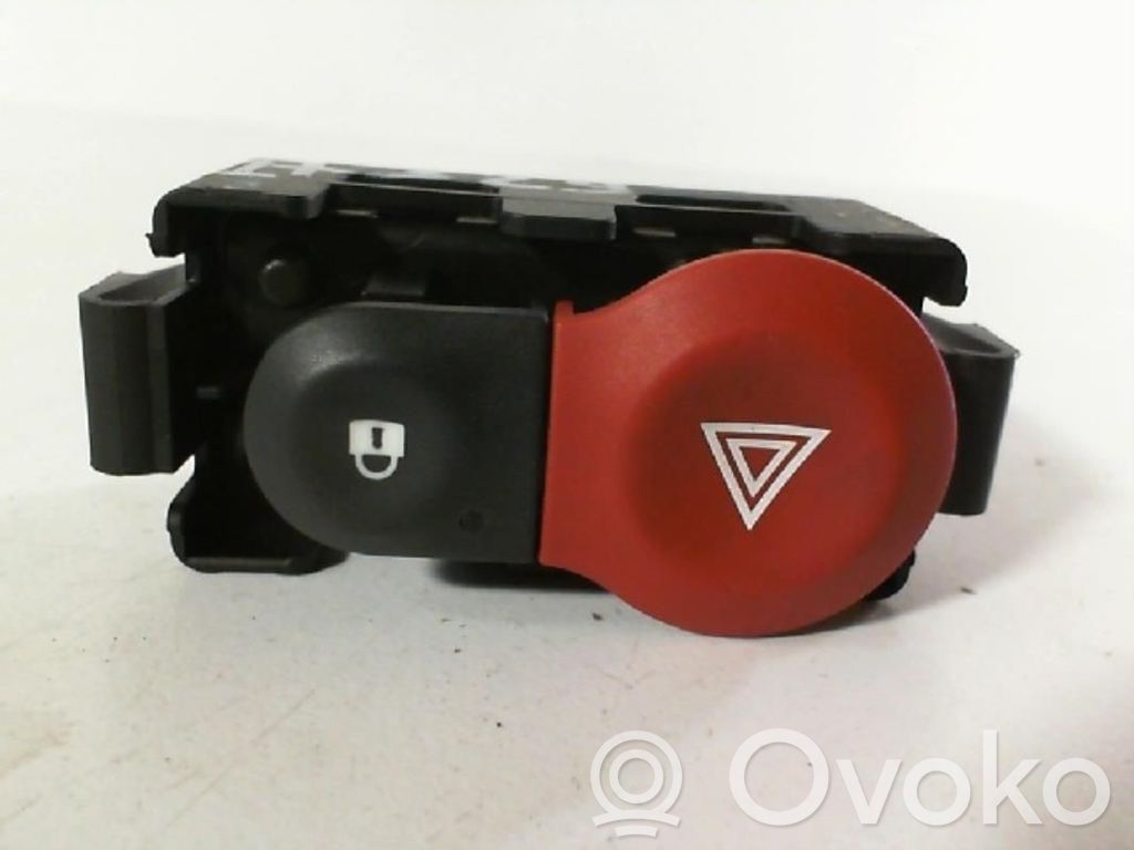 Renault Clio III Hazard light switch 