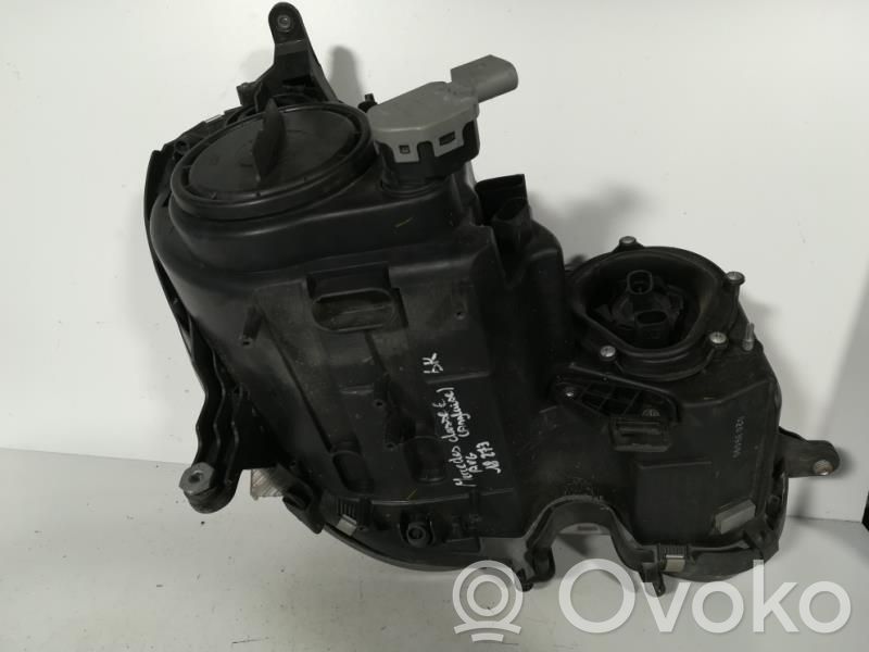 Mercedes-Benz E W211 Lampa przednia 