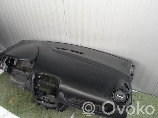 Renault Clio IV Panelė 