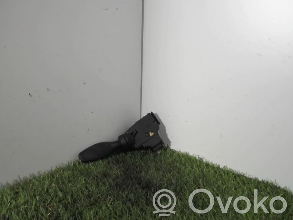 Light switch   1785899