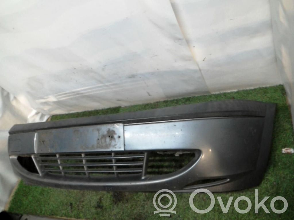 Ford Fiesta Parachoques delantero 