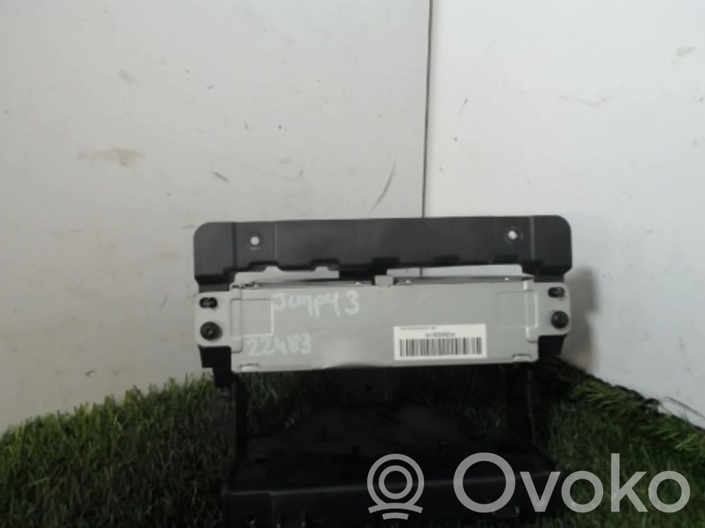 Radio / CD-Player / DVD-Player / Navigation   1628704680