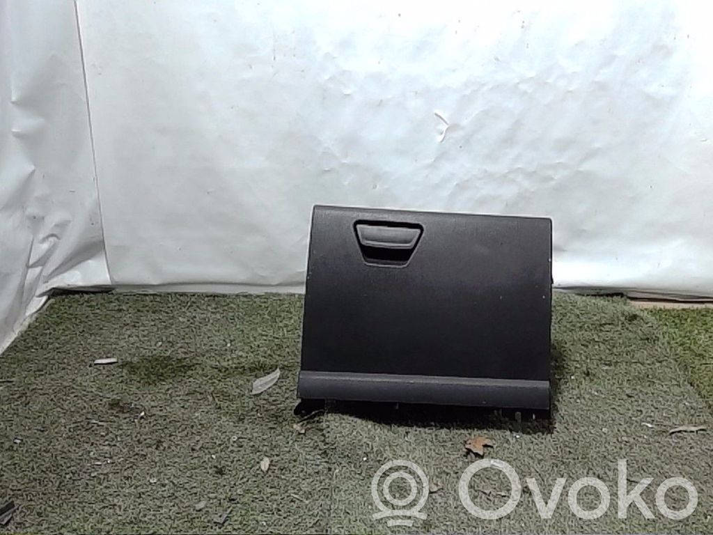 Ford C-MAX II Daiktadėžės (bordačioko) komplektas 