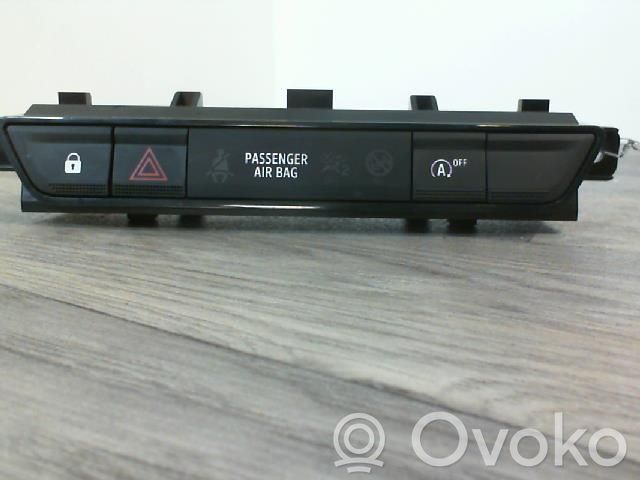 Dacia Sandero III Botón interruptor de luz de peligro 