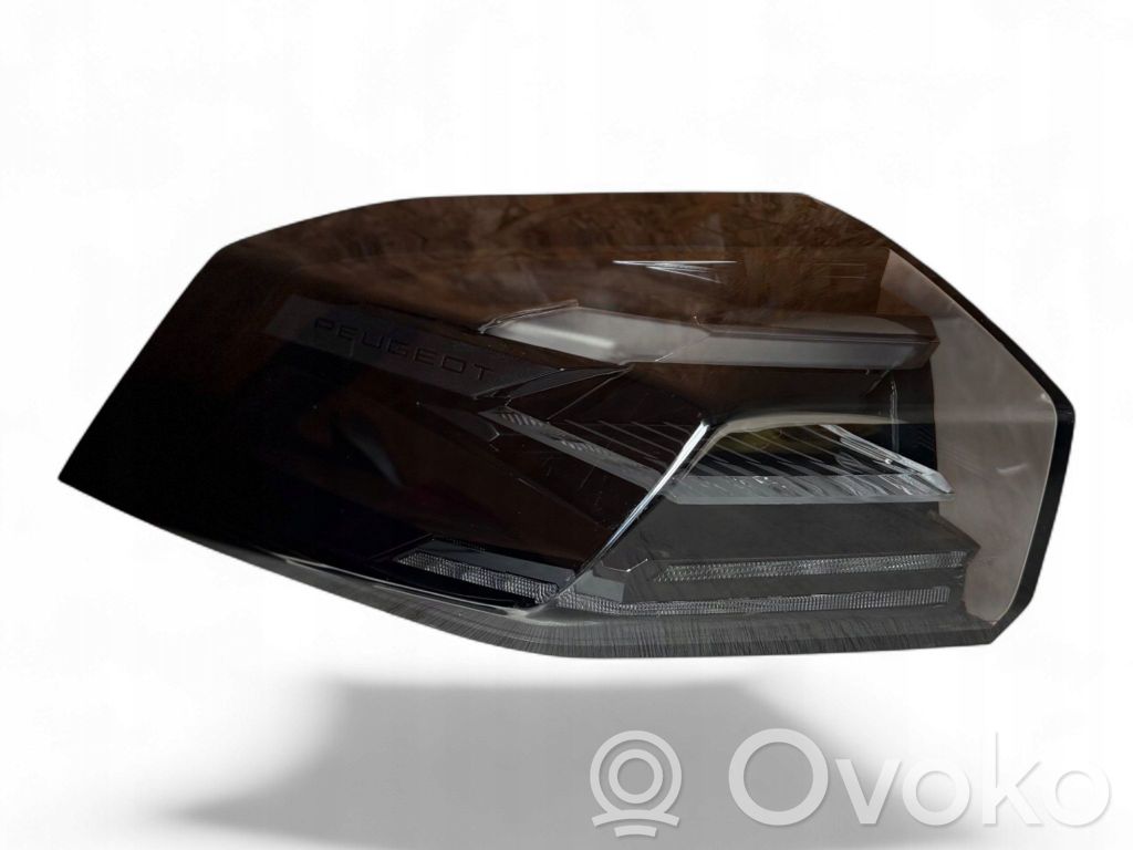 Peugeot 2008 II Lampa tylna 