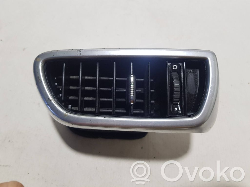 Boczna kratka nawiewu deski rozdzielczej   7P5819704AFE,7P5819704A