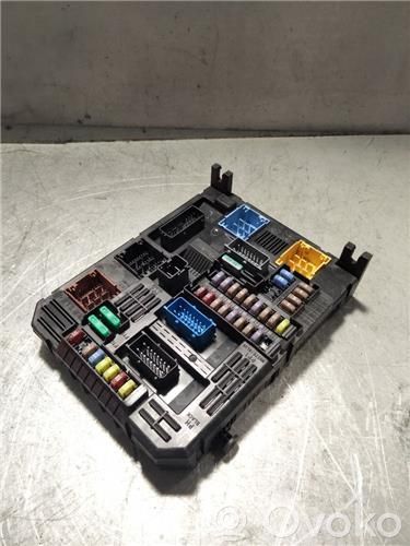 Peugeot 3008 II Module de fusibles 