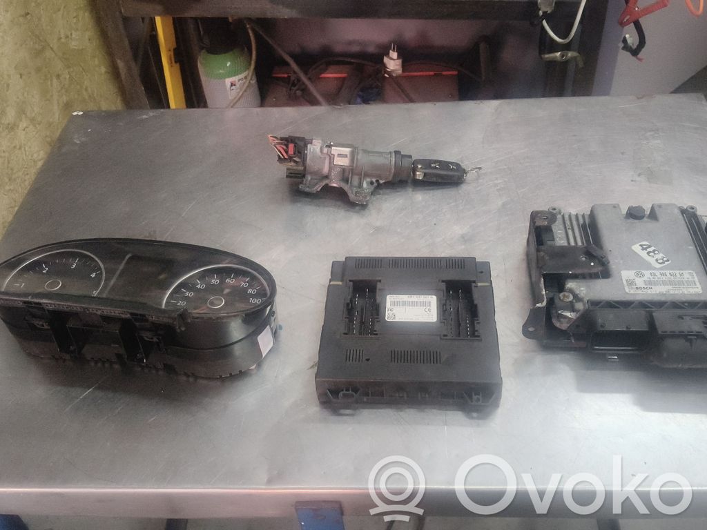 Volkswagen Amarok Engine ECU kit and lock set 