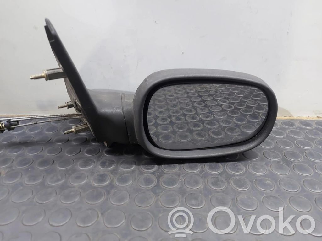 Renault Clio I Front door electric wing mirror 