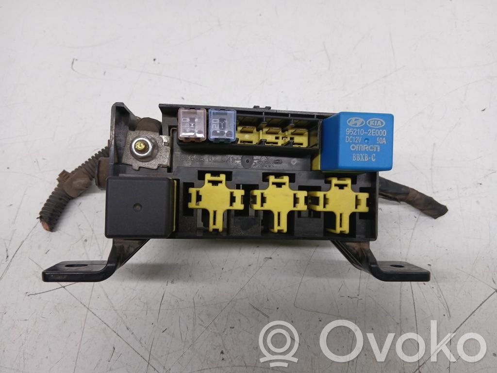 Módulo de fusible   0K53A67BX1