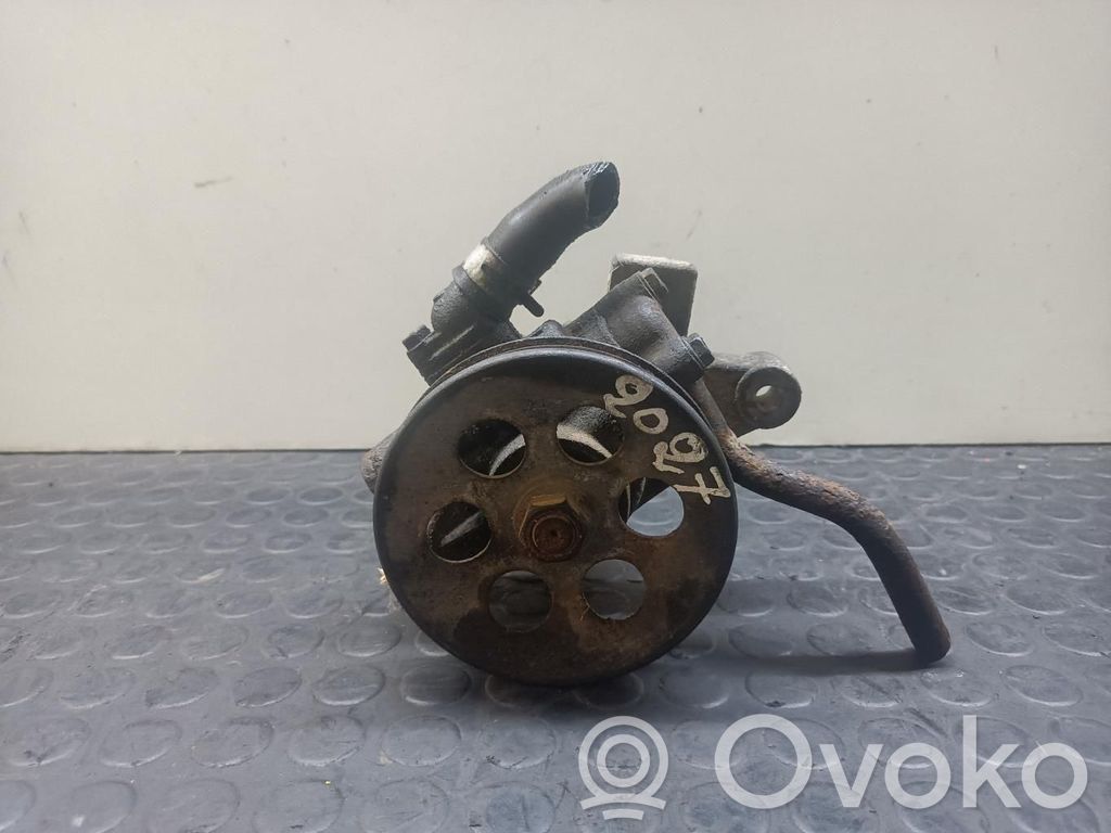 Honda CR-V Power steering pump 