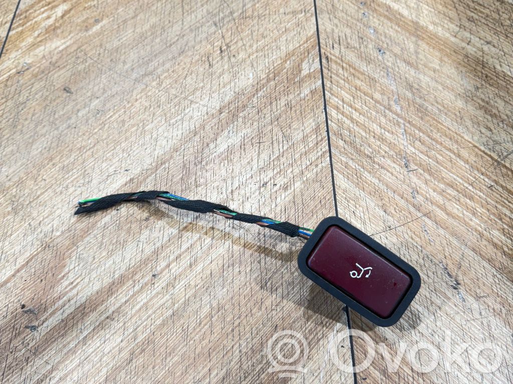 Tailgate/boot open switch button   2118219551,31020302