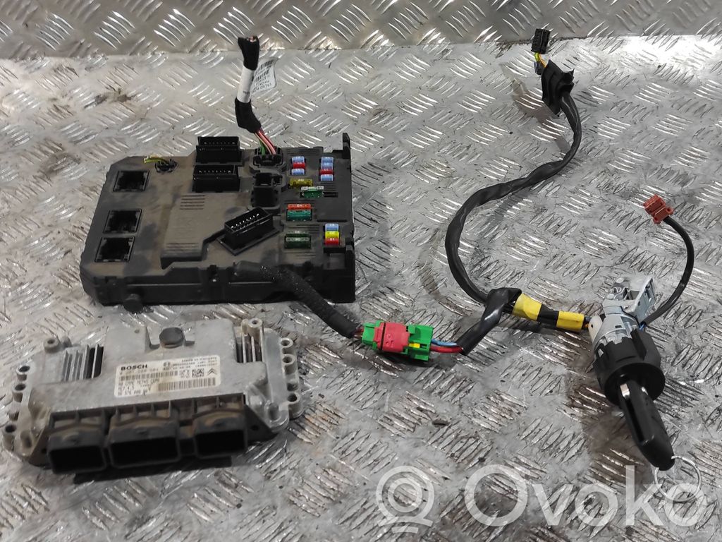 Peugeot 1007 Engine control unit/module 