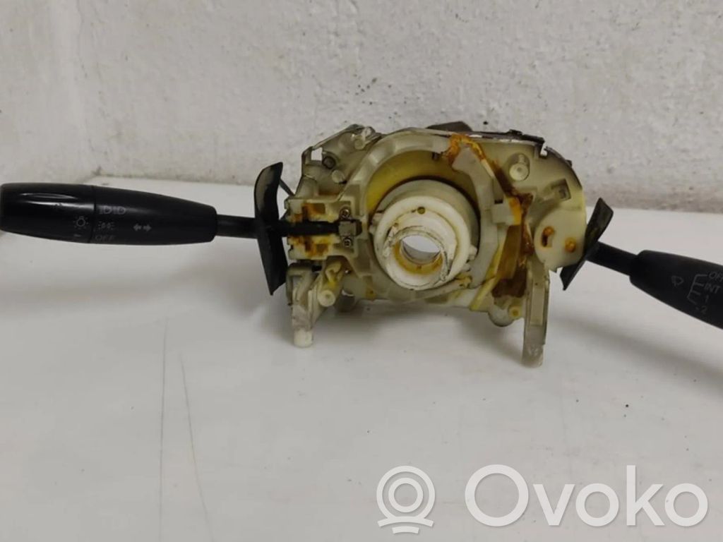 KIA Rio Interruptor de control multifunción 
