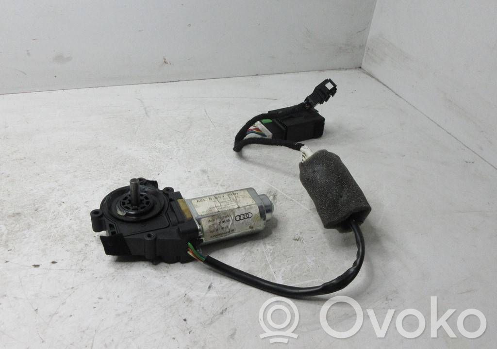 Audi A8 S8 D3 4E Rear door curtain motor 