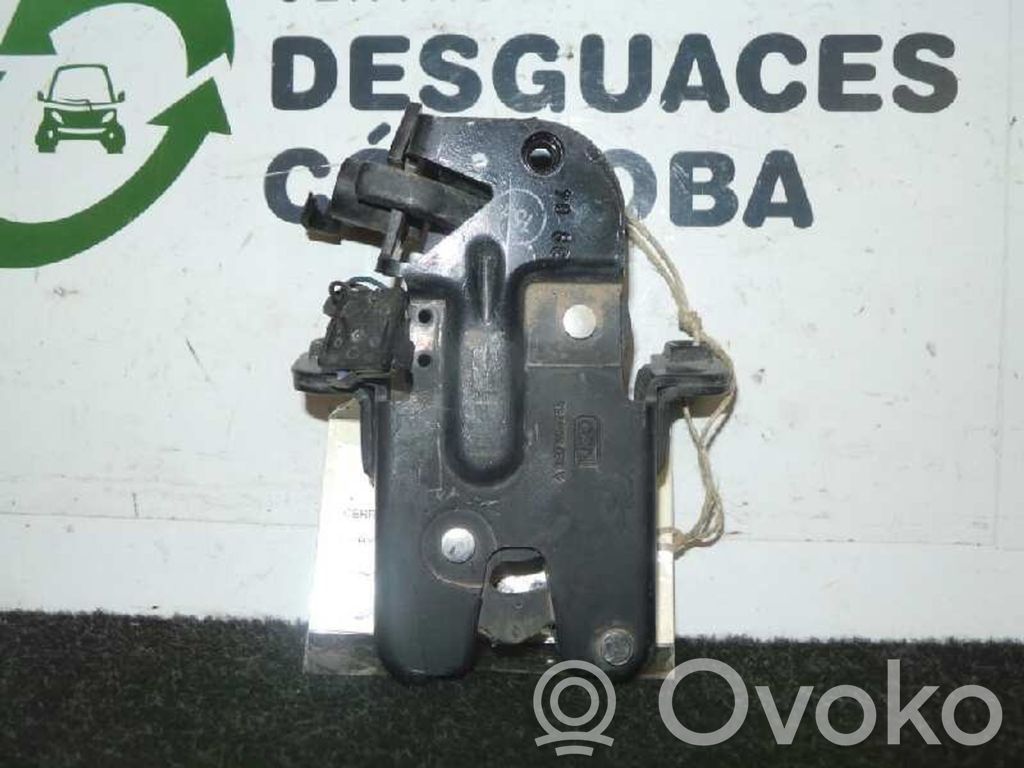 Chrysler Crossfire Tailgate lock latch 