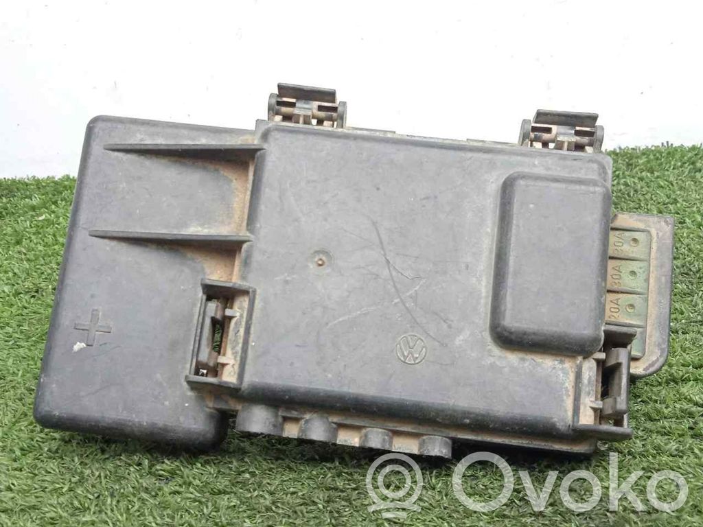 Unidad de control del BSM   6X0937550,DEENCIMADEBATERIA,3FUSIBLES