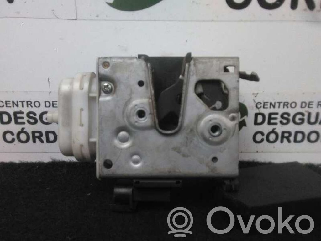 Priekšpusē slēdzene   8D1837015F,ELECTRICA3PIN