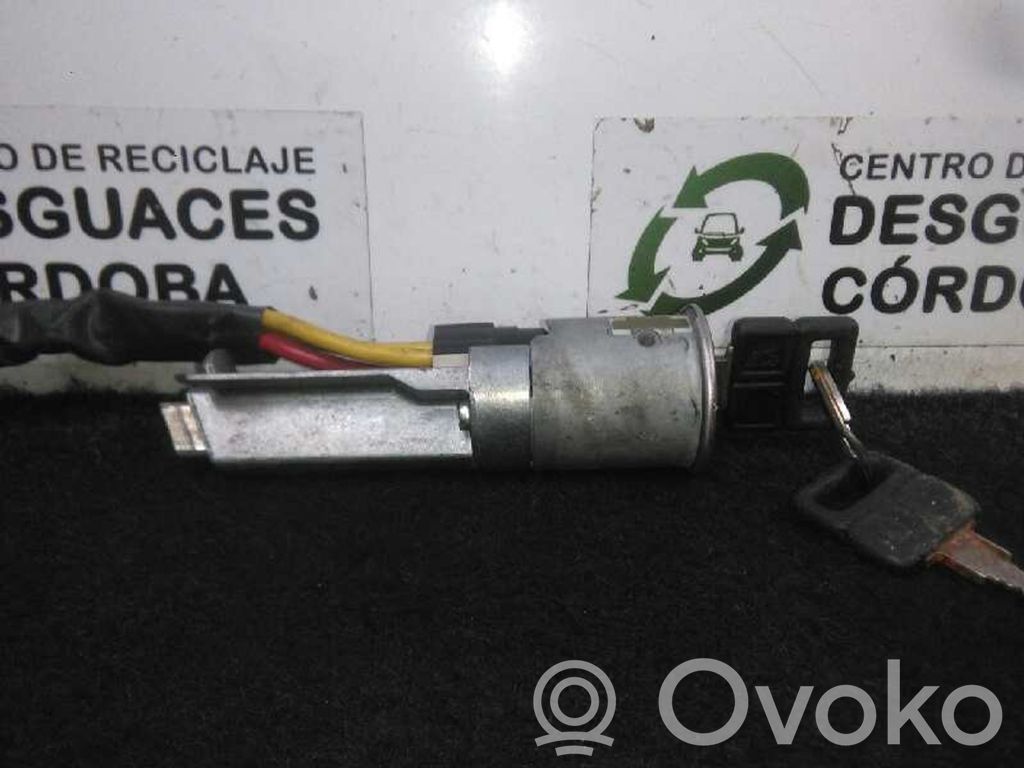 Peugeot 405 Aizdedzes atslēga 