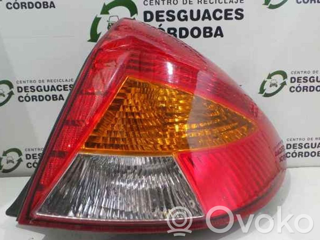 KIA Rio Luz trasera/de freno 
