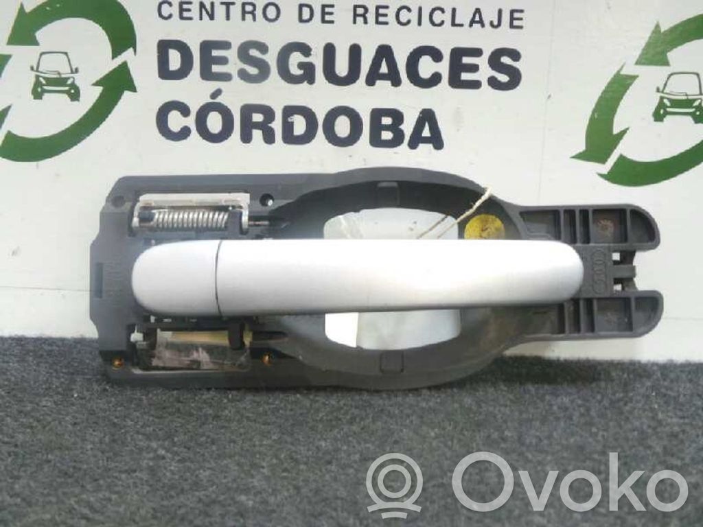 Front door exterior handle   PLATEADO