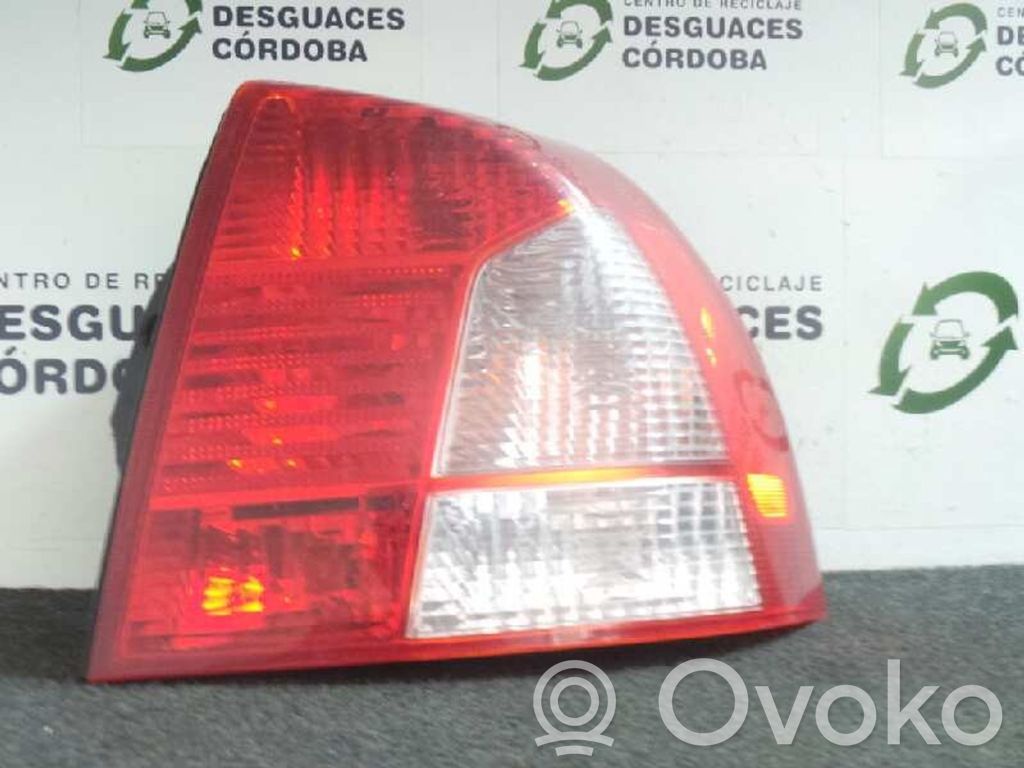 Rear/tail lights   4PUERTAS