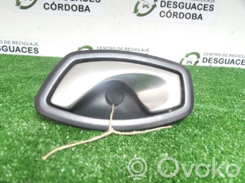 Manecilla interna puerta delantera