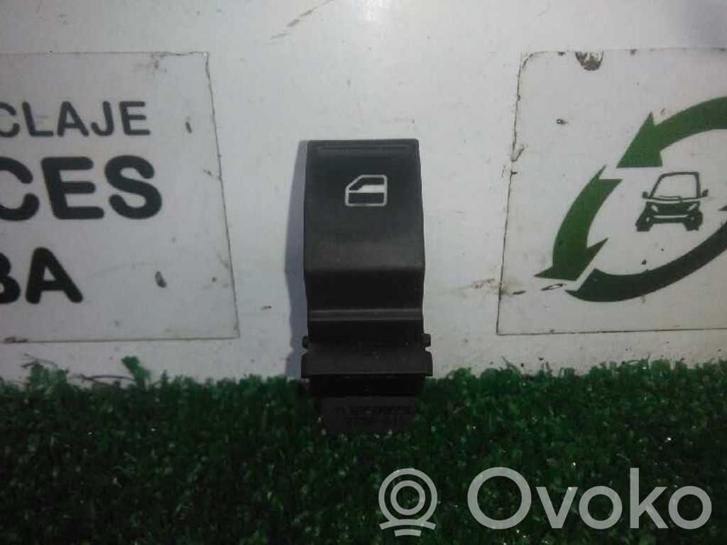 Seat Leon (1P) Electric window control switch 