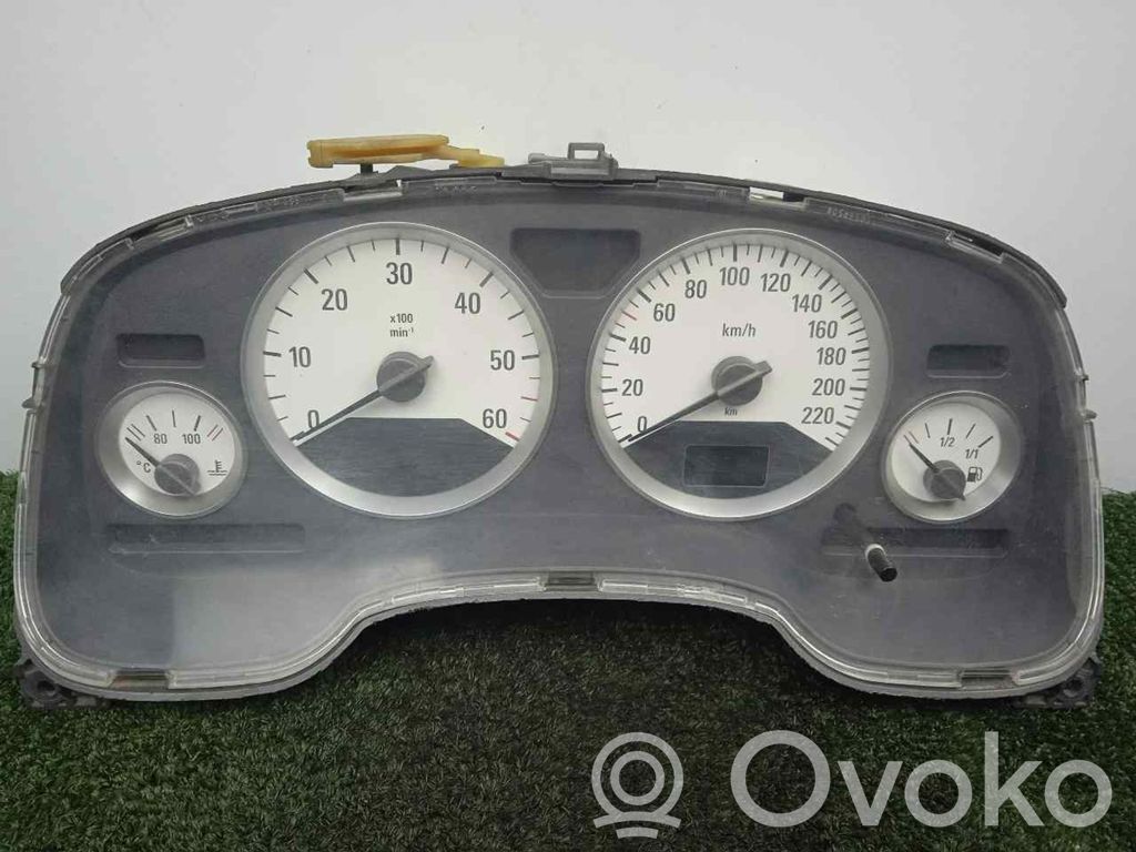 Geschwindigkeitsmesser Cockpit   ASTRAG,VDO