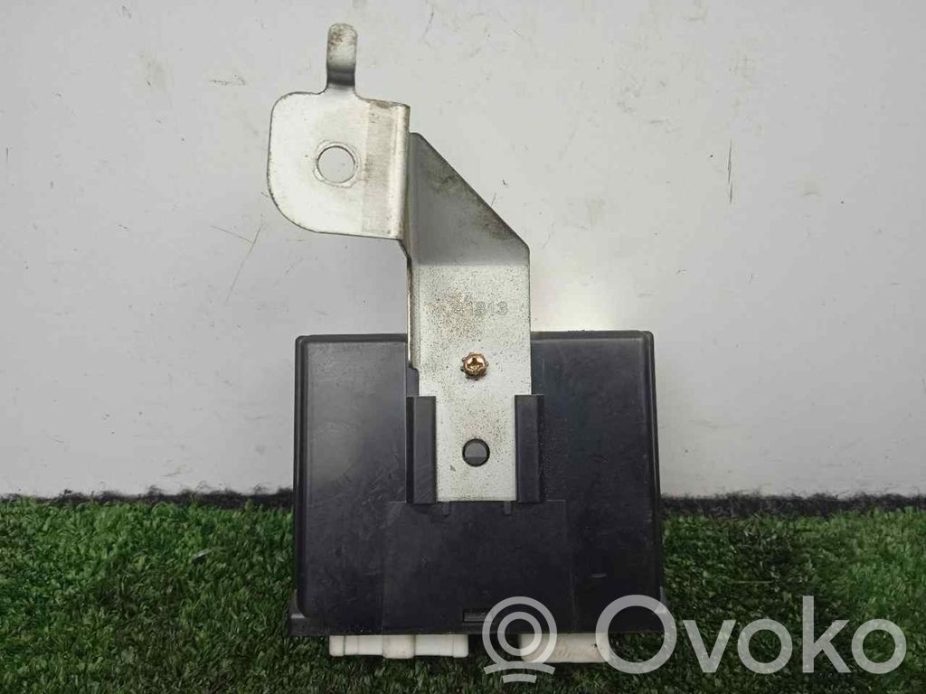 Otras unidades de control/módulos   6J6A675DZ4181360