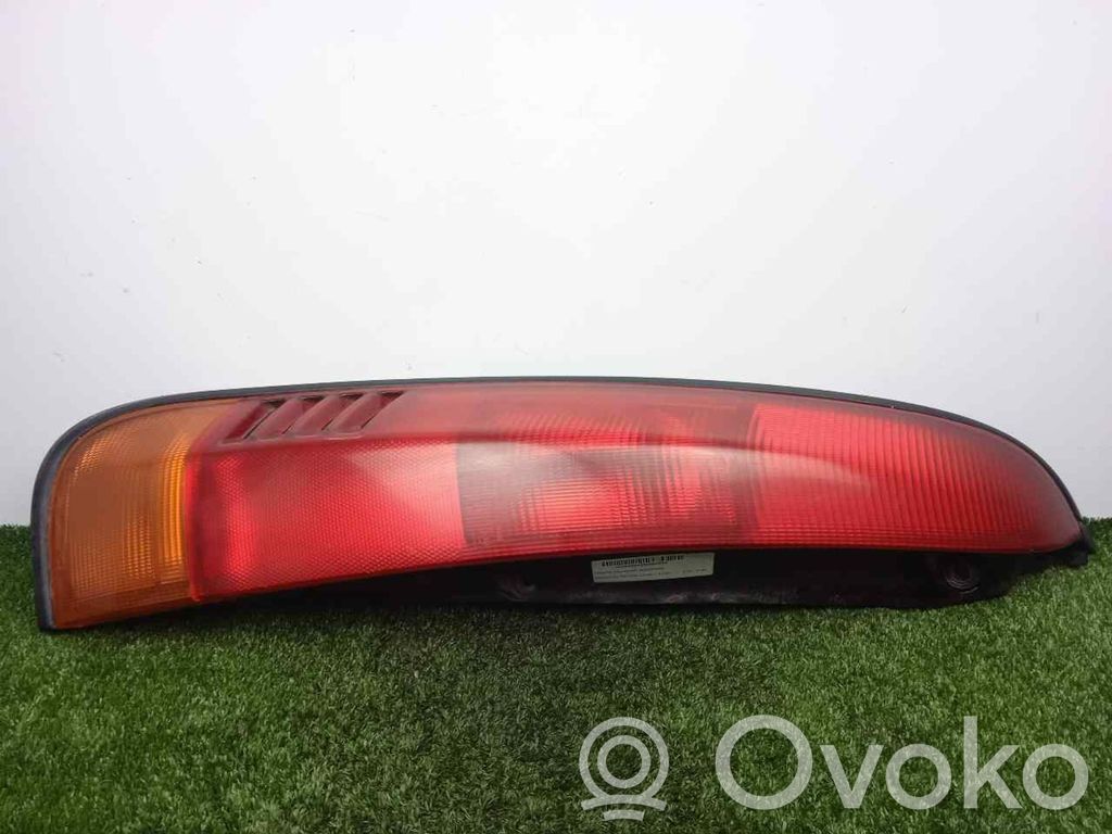 Rear/tail lights   AMBAR