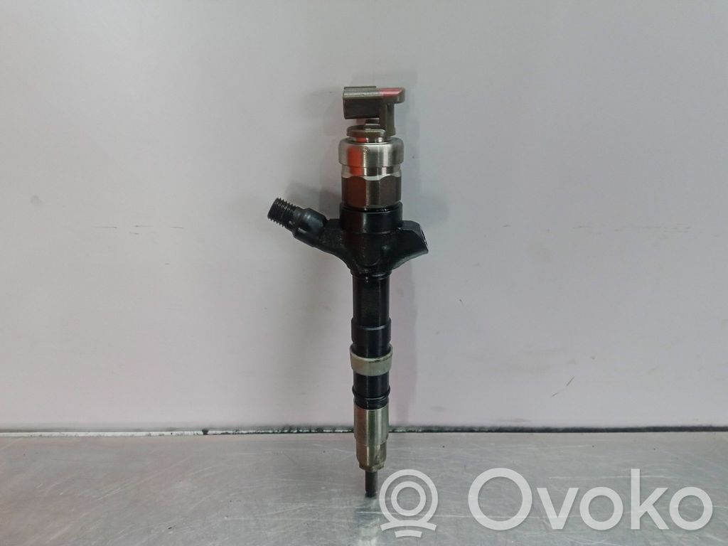 Polttoainesuutin   236700G010