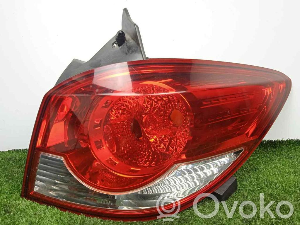 Rear/tail lights   0915EXTERIOR,5PUERTAS