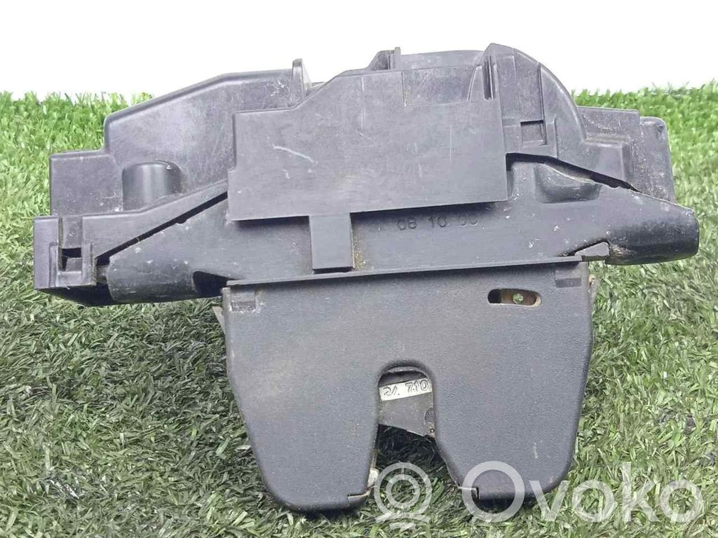 Peugeot 308 Tailgate lock latch 