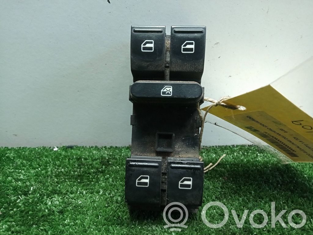 Interruptor del elevalunas eléctrico   1K4959857B,4BOTONES