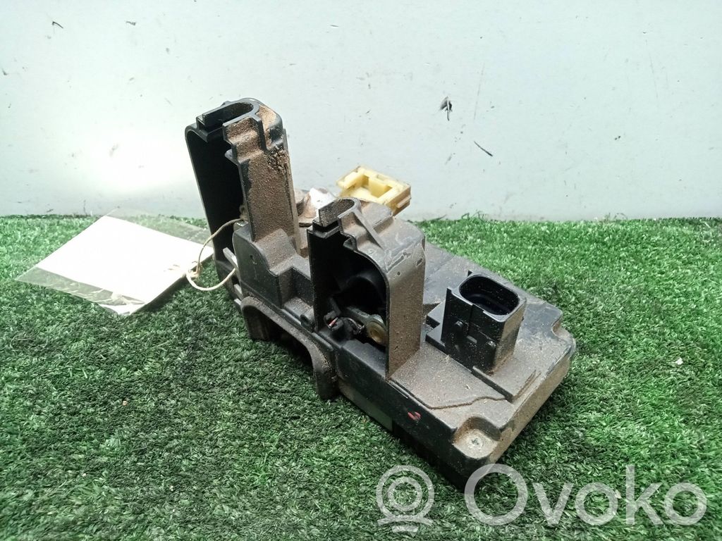 Opel Vectra C Aizmugurē slēdzene 