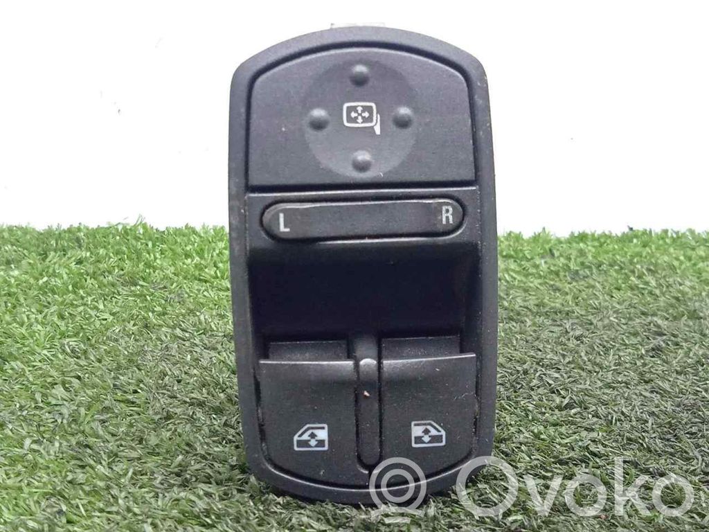 Opel Corsa D Schalter el. Fensterheber 