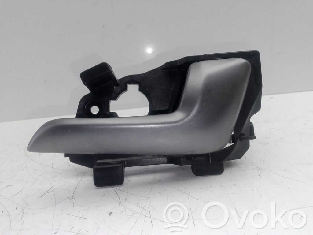 Mâner interior ușă față   826201W010