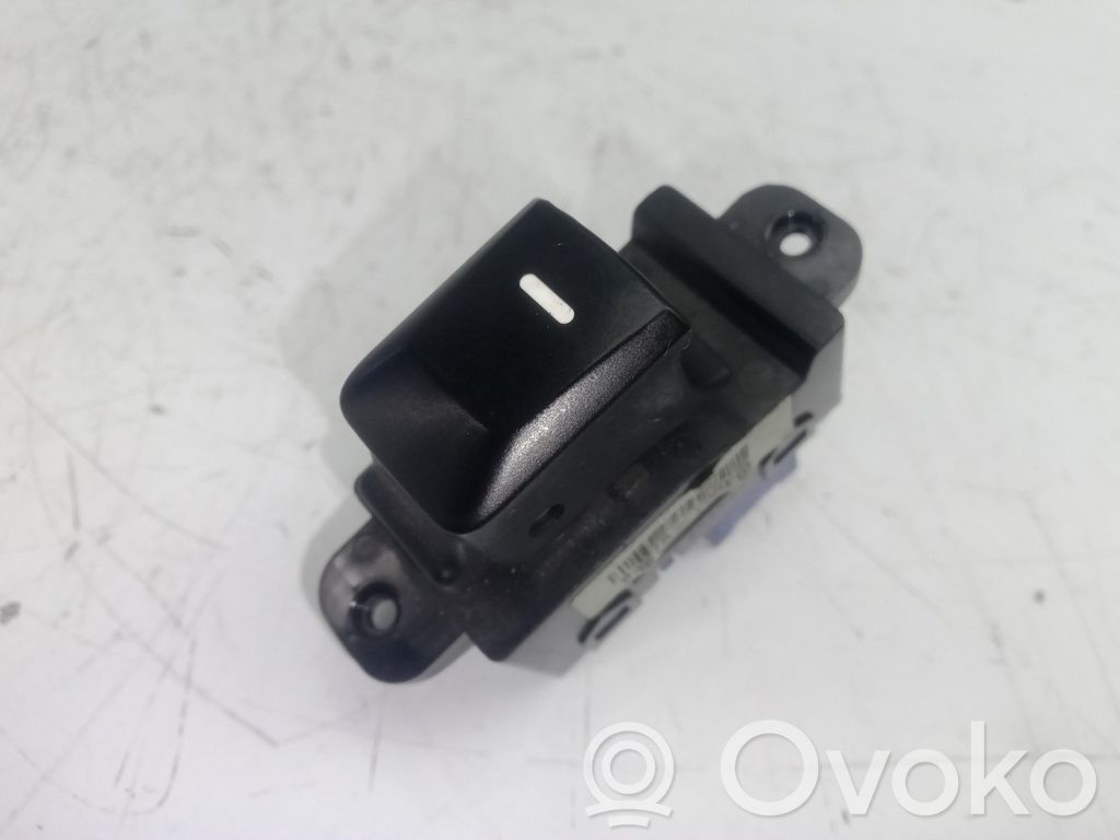 Interrupteur commade lève-vitre   935751W010