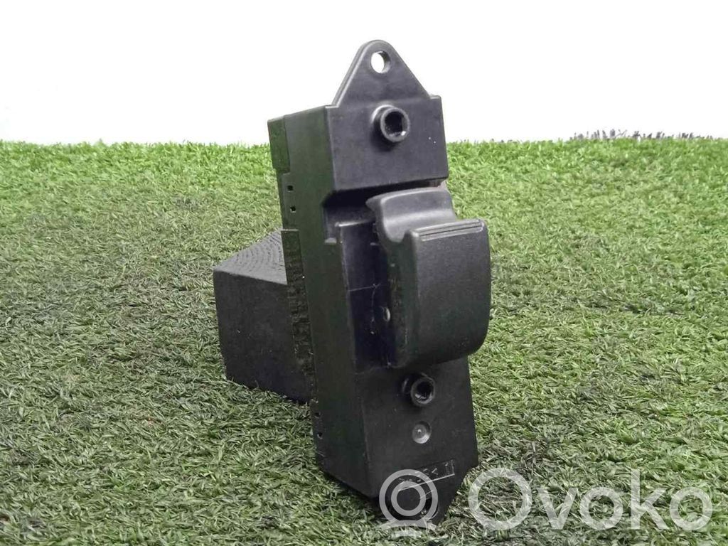 Interrupteur commade lève-vitre   8608A144