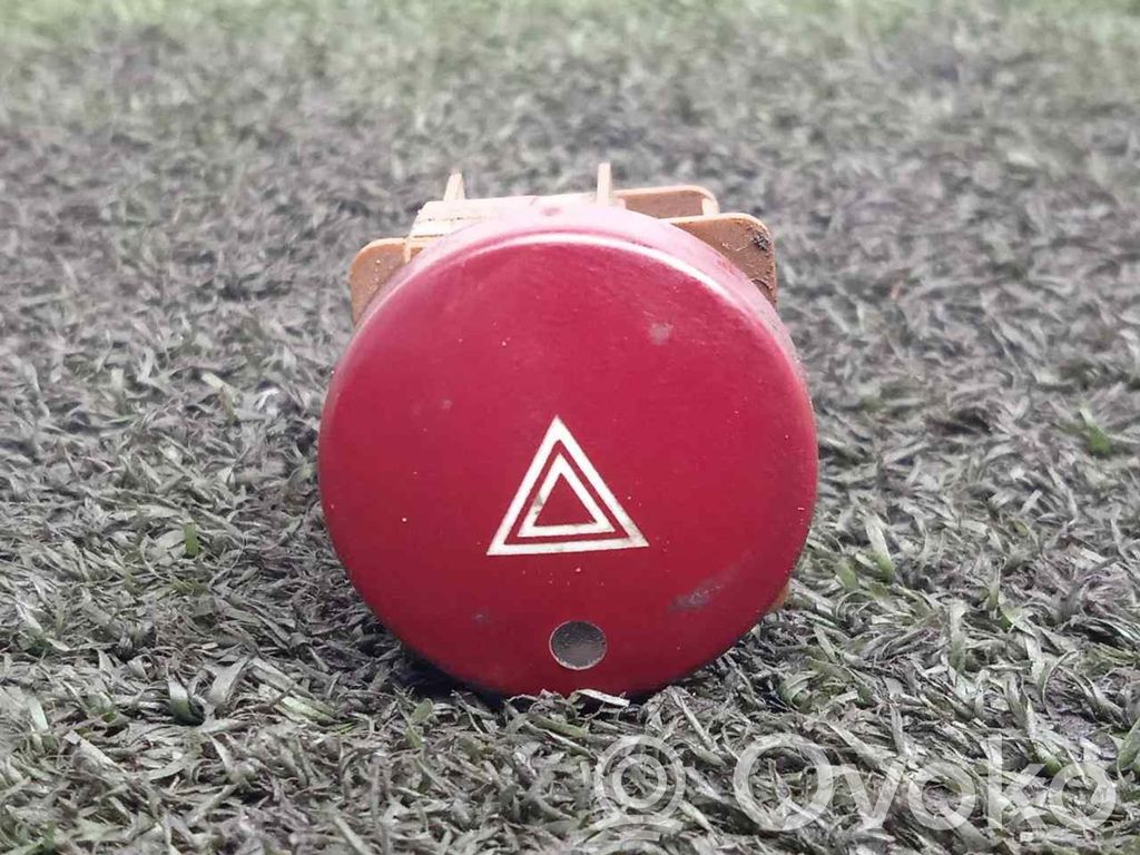 Citroen Xsara Hazard light switch 
