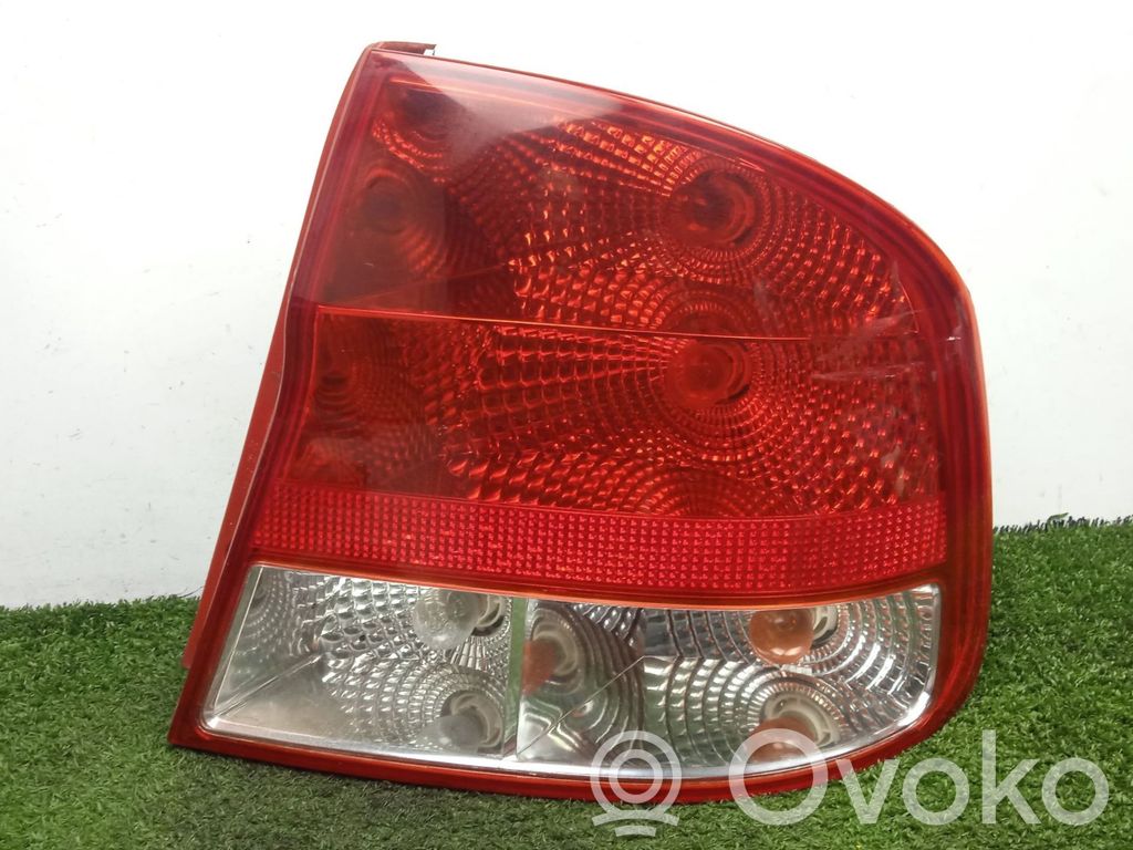 Rear/tail lights   SINREFERENCIA,4PUERTAS