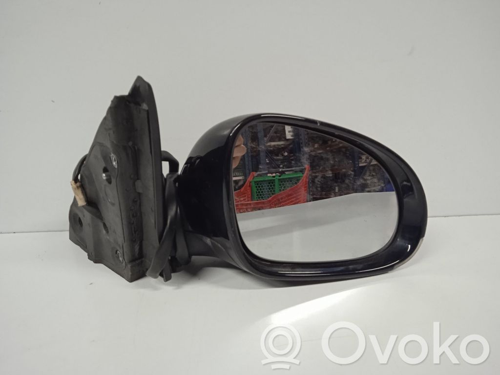 Volkswagen Jetta V Front door electric wing mirror 