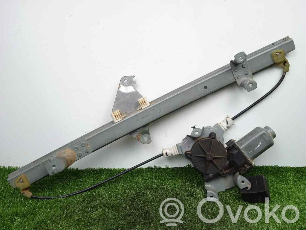 Nissan Navara Macara geam spate fără motor 